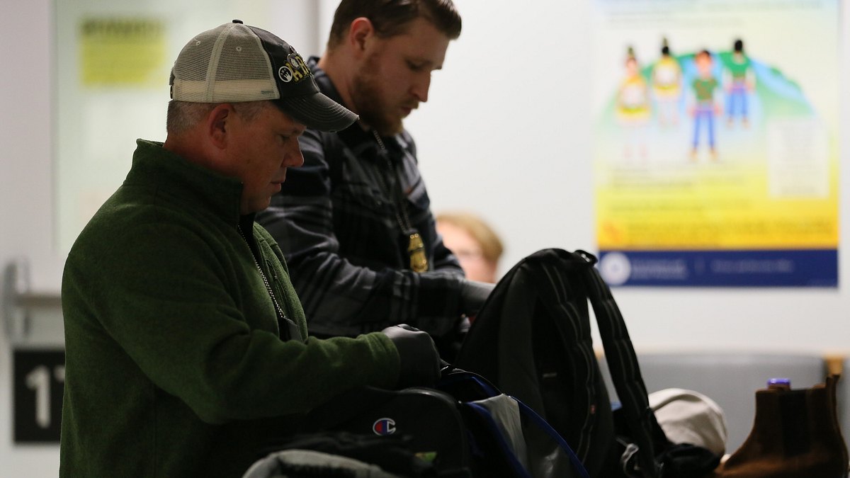 flughafen new york - kampf den schmugglern