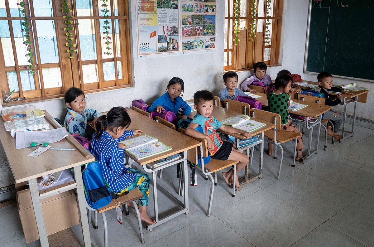 unterricht in vietnam - lehrerin phan und die kinder der berge