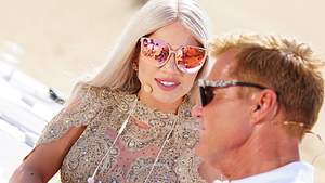 Shirin David und Dieter Bohlen beim DSDS-Recall in Dubai - Foto: Shirin David und Dieter Bohlen beim DSDS-Recall in Dubai. Foto: RTL / Stefan Gregorowius