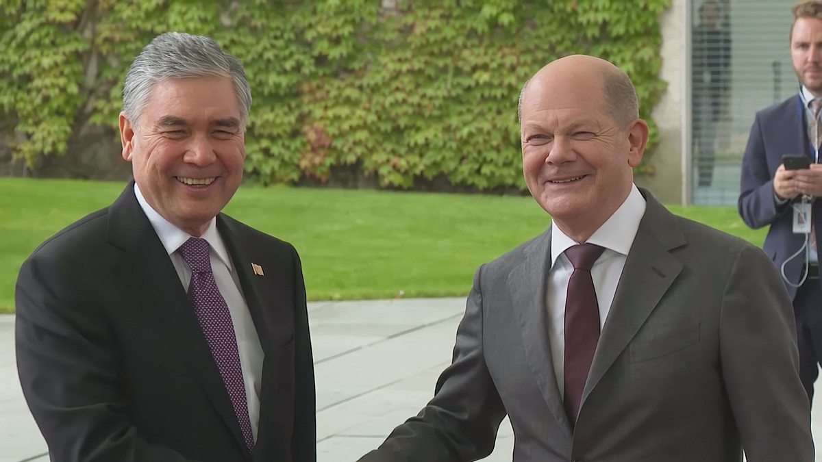 inside turkmenistan - gas und größenwahn
