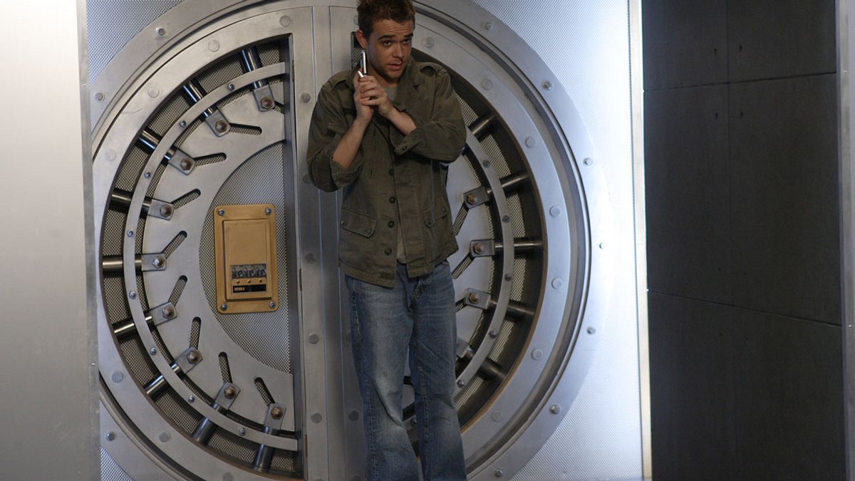 how to rob a bank