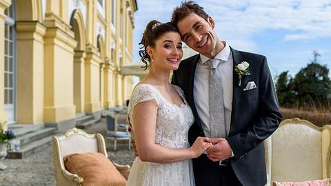Clara und Adrian heiraten bei Sturm der Liebe. Foto: Das Erste / Christof Arnold - Foto: Clara und Adrian heiraten bei Sturm der Liebe. Foto: Das Erste / Christof Arnold