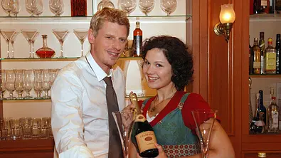 Emma (Ivanka Brekalo) und Felix (Martin Gruber) - Sturm der Liebe - Foto: ARD