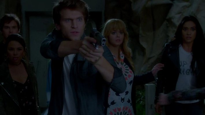 Im PLL-Serienfinale entlarvt Toby A.D. Foto: Freeform - Foto: Im PLL-Serienfinale entlarvt Toby A.D. Foto: Freeform