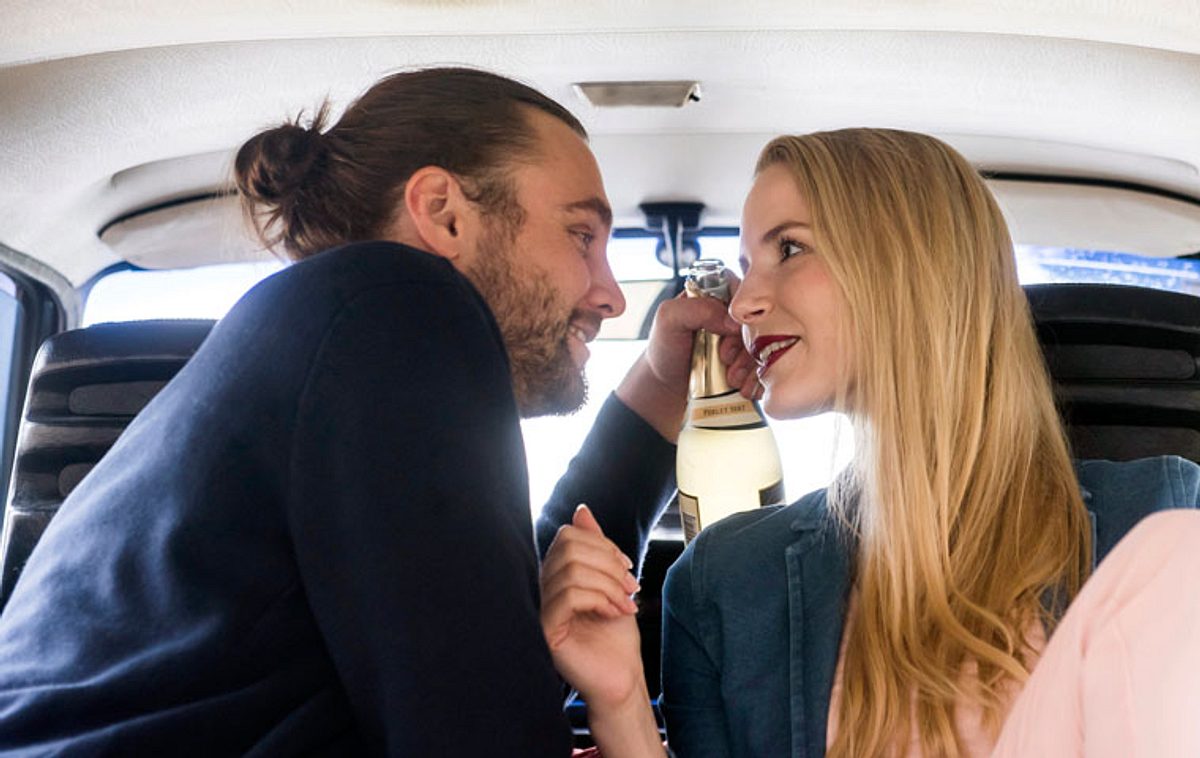 Die jungen Ärzte: Julia Berger hat ein Date