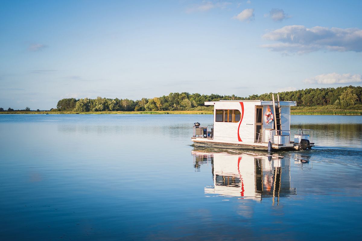 Mit dem Hausboot durch Masuren mit dem hausboot durch masuren
