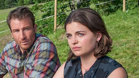 Derzeit ist Ronja Forcher donnerstags im ZDF in der 11. Staffel Der Bergdoktor zu sehen. - Foto: ZDF/Stefanie Leo