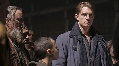 Netflix-Serie „Altered Carbon2 | Hauptdarsteller Joel Kinnaman über Unsterblichkeit und Staffel 2 - Foto: Netflix