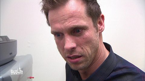 BTN Basti: Bittet er Mandy abzutreiben? - Foto: RTL II