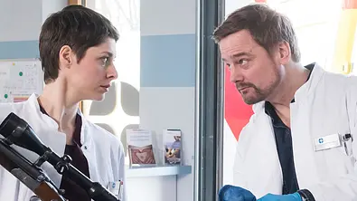 Die jungen Ärzte: Theresa und Marc - Foto: ARD/Jens Ulrich Koch