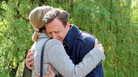In aller Freundschaft: Große Liebeslüge von Jenne und Lea - Foto: MDR/Saxonia Media/Kiss