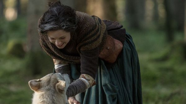 Outlander - Staffel 4: Claire Fraser (Caitriona Balfe) und Rollo - Foto: STARZ
