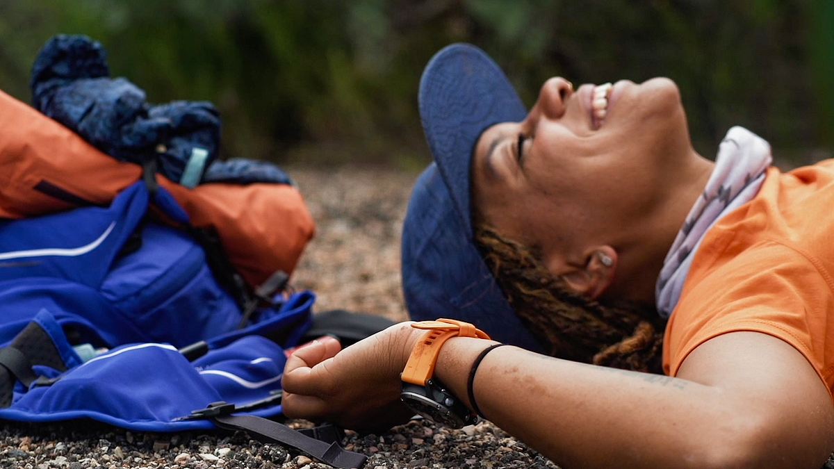 kamera-frauen in der wildnis