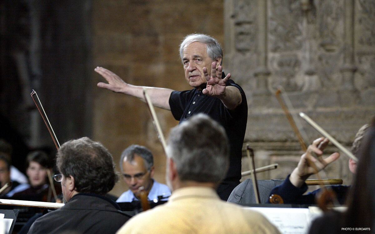 great conductors: pierre boulez - emotion and analysis