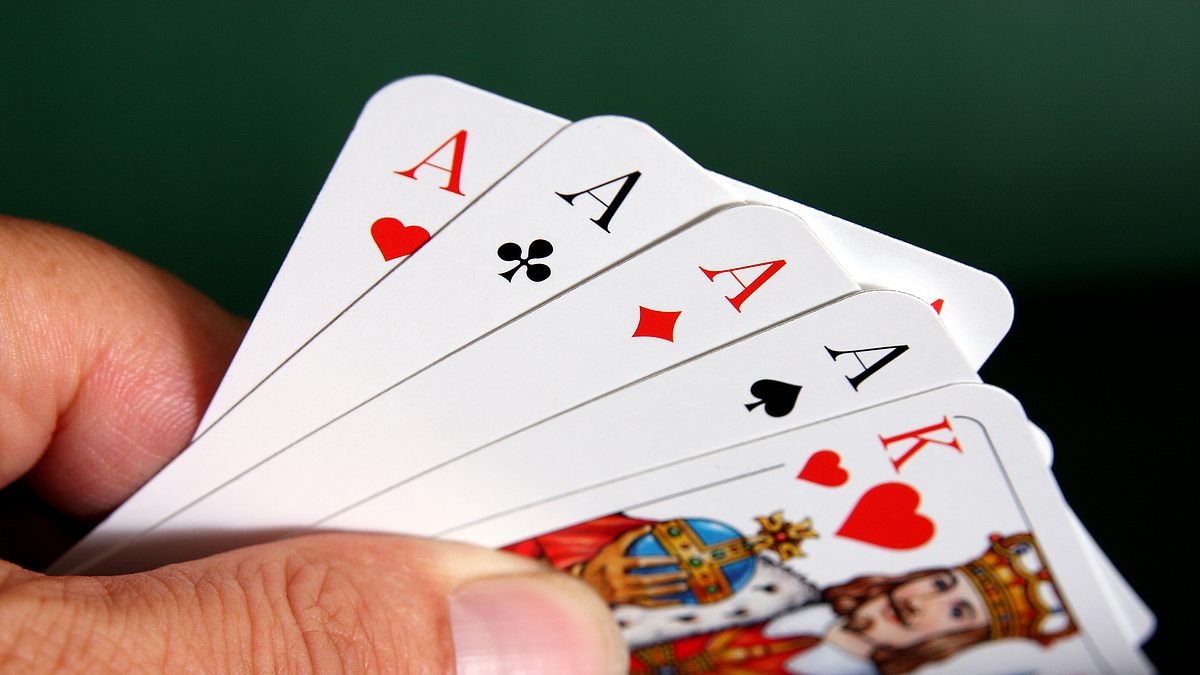 pokerface - oma zockt sie alle ab