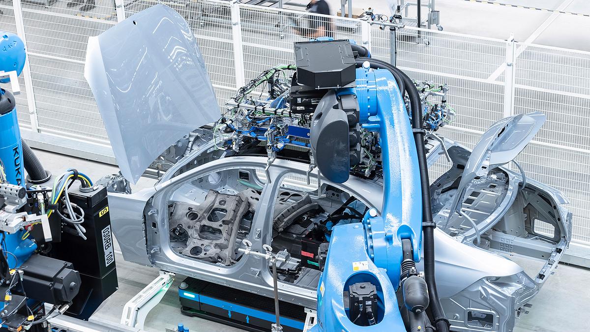 luxuslimousinen aus der hightech-fabrik