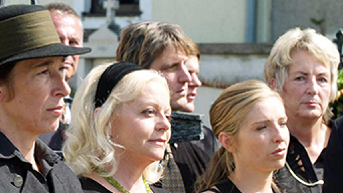 vier frauen und ein todesfall