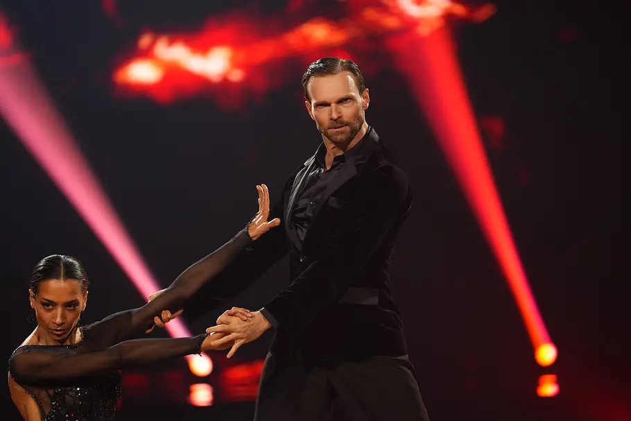 Nadja Benaissa (44) und Vadim Garbuzov (38) tanzen einen Tango Nadja Benaissa (44) und Vadim Garbuzov (38) tanzen einen Tango