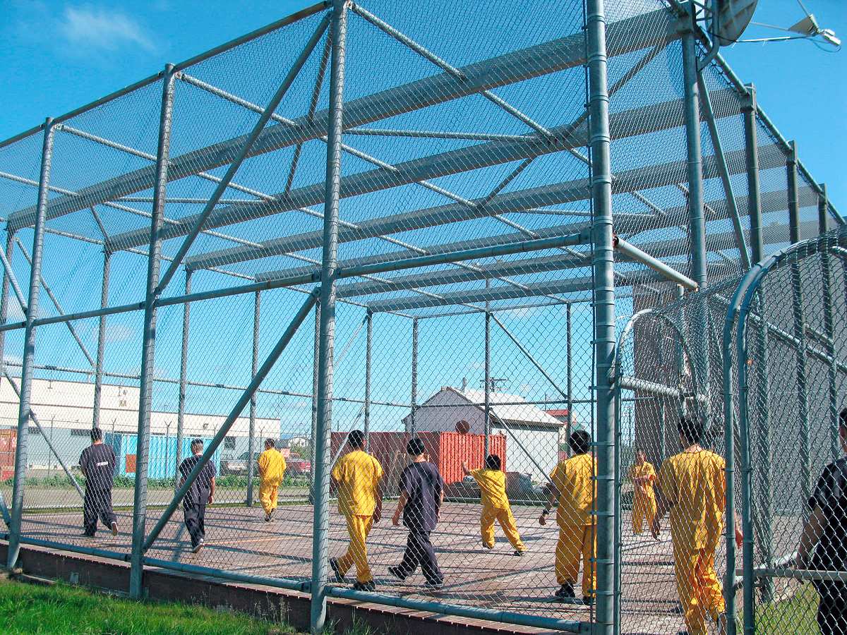 Lockdown - Hinter Gittern lockdown - hinter gittern