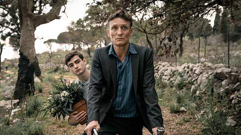 Der Auftrag: Oliver Masucci - Foto: ARD Degeto/Stephan Rabold