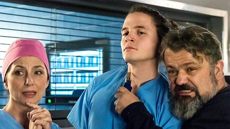 Die jungen Ärzte-Vorschau: Geiseldrama um Tom - Foto: ARD/Jens Ulrich Koch