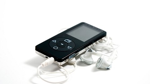 mp3 Player Bluetooth Vergleich - Foto: iStock/ambrits