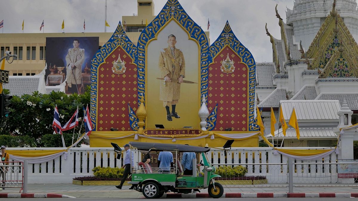 rama x - thailands geheimnisvoller herrscher: an der macht: prunk, protz und unterdrückung