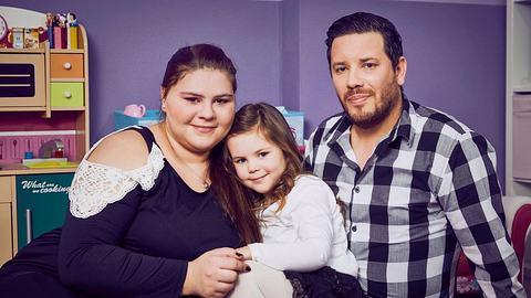 Sylvana Wollnys 2. Schwangerschaft war hart - hier ist sie mit Freund Florian Köster und Tochter Celina-Sophie zu sehen - Foto: RTL II