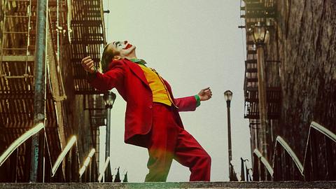 Joker Warner Bros Media. - Foto: 2019 Warner Bros. Entertainment Inc. All Rights Reserved. TM & © DC Comics