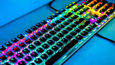 Keycaps für Gaming Tastatur kaufen - Foto: iStock/Anton Smirnov
