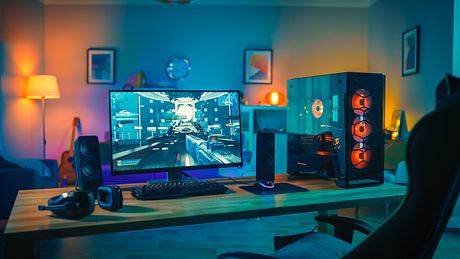 Der beste Gaming-Monitor auf dem Schreibtisch - Foto: iStock/gorodenkoff