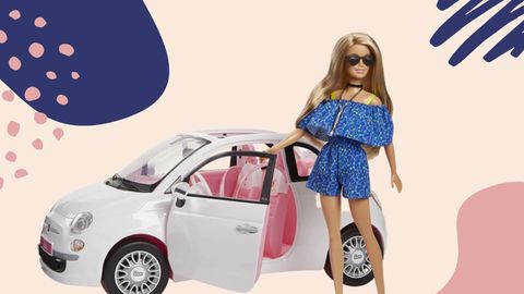 Barbie und ihr sportlicher Fiat 500 - Foto: PR