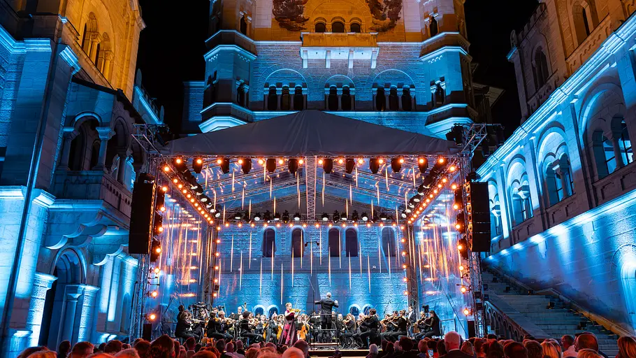 julia fischer auf schloss neuschwanstein