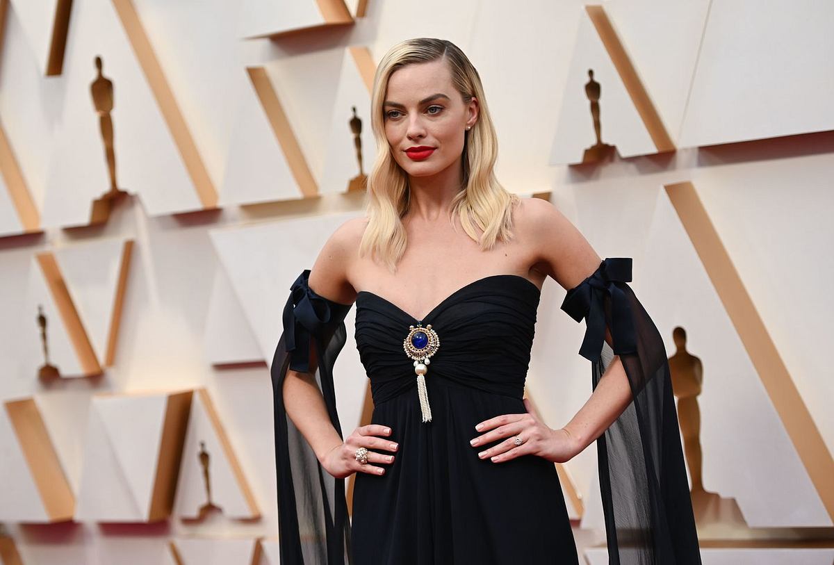 Erstes Bild von Margot Robbie als Barbie aufgetaucht