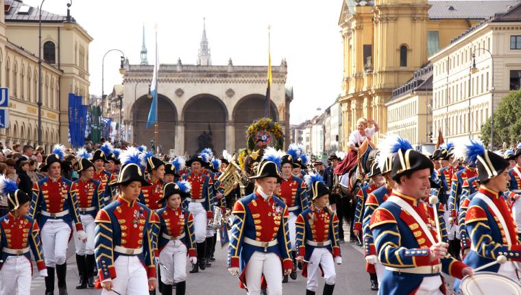 Oktoberfest Trachten- und Schützenzug 2024