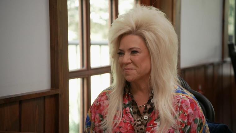 Theresa Caputo: Raising Spirits