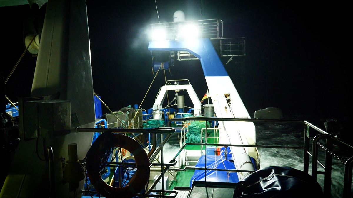 gegen wind und wellen - auf fangfahrt mit den deutschen seelachsfischern