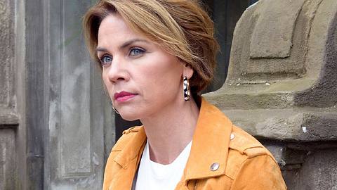 GZSZ Gisa Zach als Yvonne - Foto: TVNOW / Rolf Baumgartner