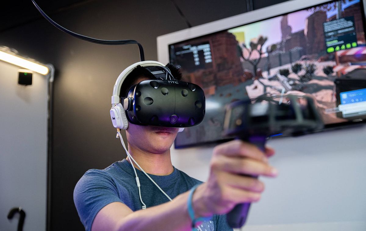 HTC Vive Gaming Cosmos Elite