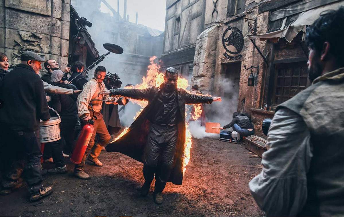 La Révolution-Staffel 2: Start, Inhalt, DarstellerInnen
