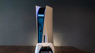 PlayStation 5 mit DualSense - Foto: Sony Playstation / Xenia Bluhm Photography