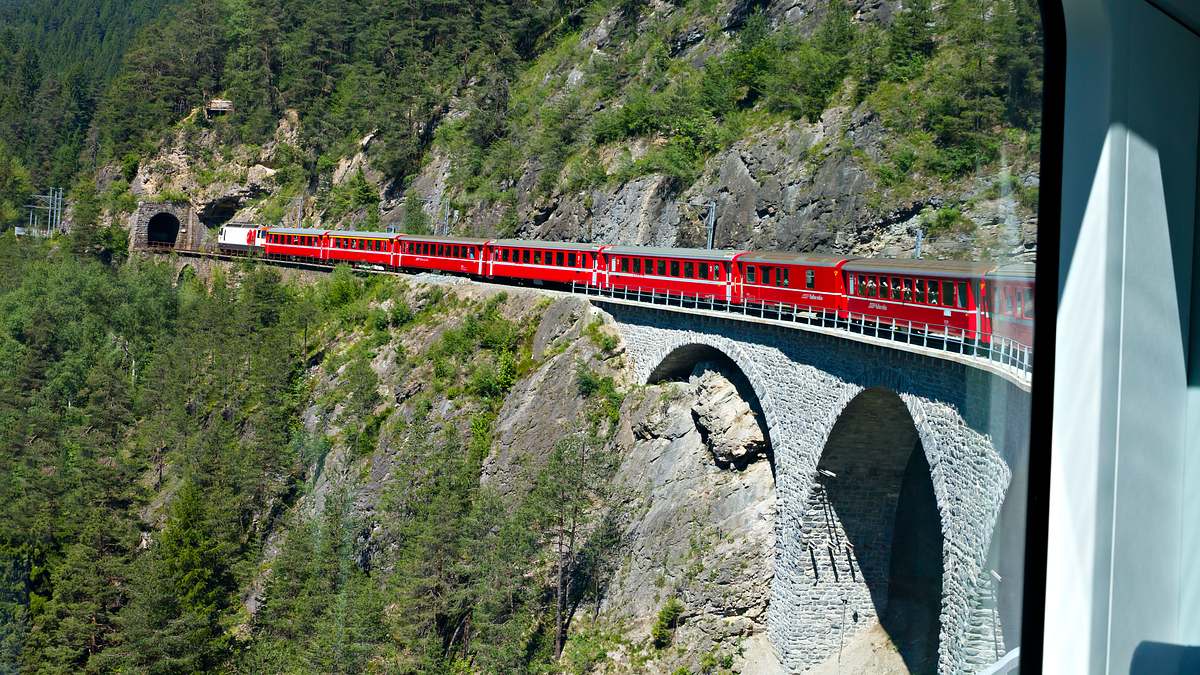 die schönsten bahnstrecken von oben