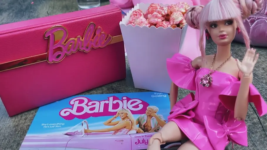 Das System Mattel: Barbies schmutziges Geheimnis das system mattel: barbies schmutziges geheimnis