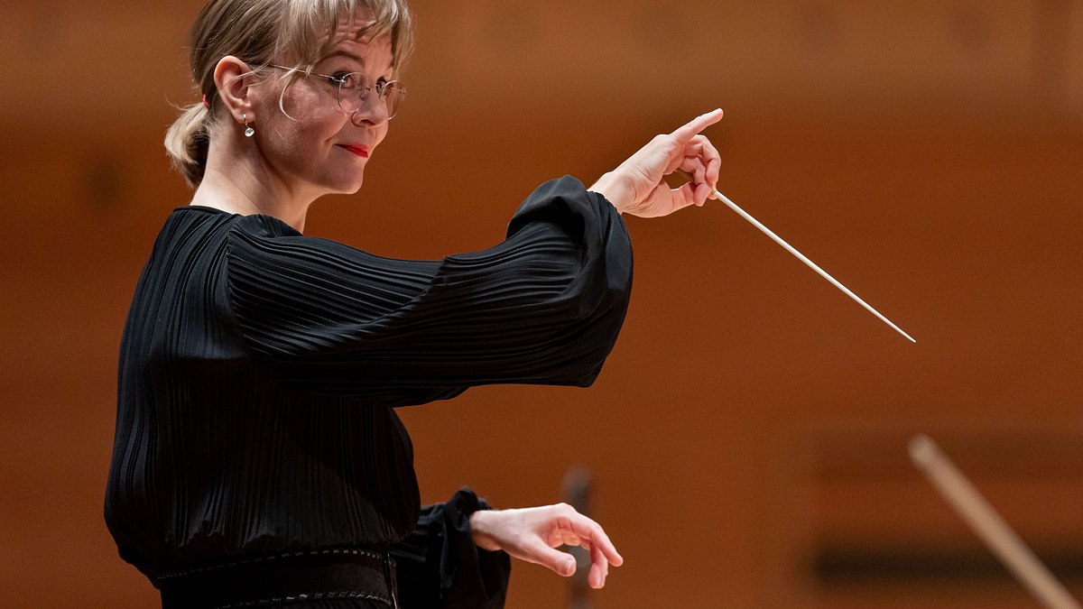 the orchestre symphonique de montréal and susanna mälkki: debussy, schubert, wagner