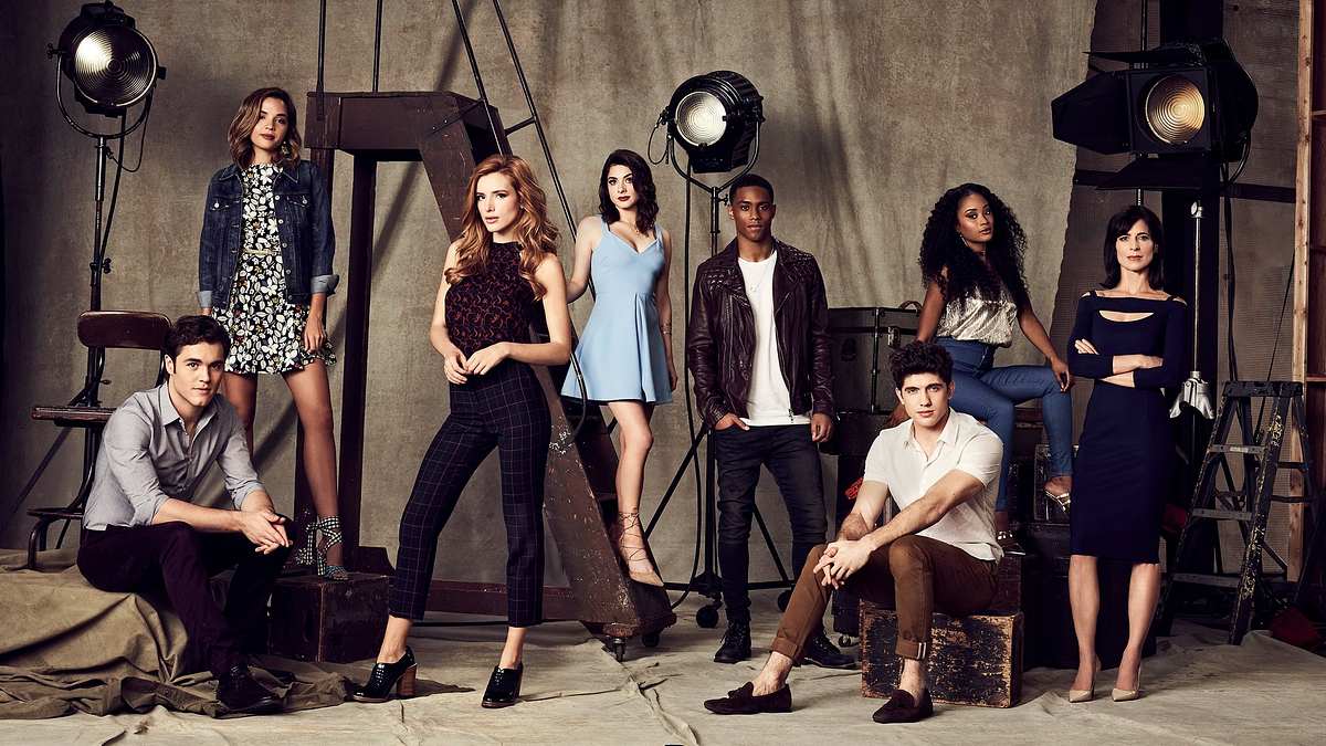 Famous in Love Famous in Love