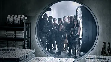 Army of the Dead: Erste Bilder zum Netflix-Zombie-Film mit Matthias Schweighöfer - Foto: Netflix Army of the Dead: Erste Bilder zum Netflix-Zombie-Film mit Matthias Schweighöfer - Foto: Netflix