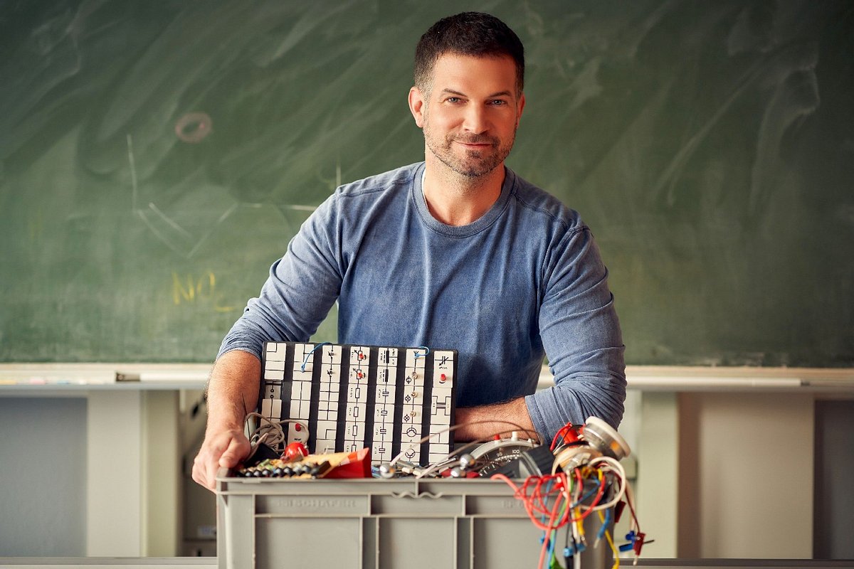 Der Lehrer: So sah Simon Böer früher aus.