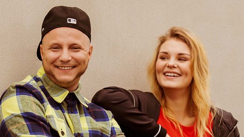 In love: BTN-Krätze und Lynn im echten Leben ein Paar?! - Foto: RTLzwei
