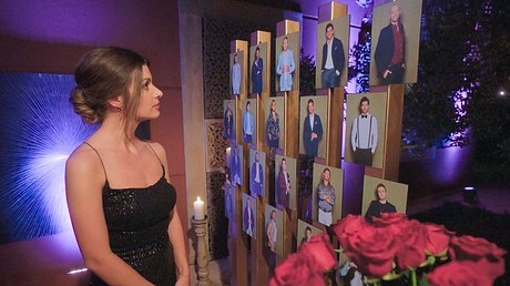 Bachelorette Maxime steht vor der Qual der Wahl - Foto: TVNOW