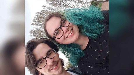 Beauty & the Nerd: „Schmuddelsven“ hat ein völlig neues Leben! - Foto: Instagram @schmuddelsven